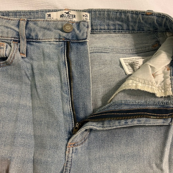 Hollister Curvy Ultra High-Rise Dad Jean - Picture 3 of 3